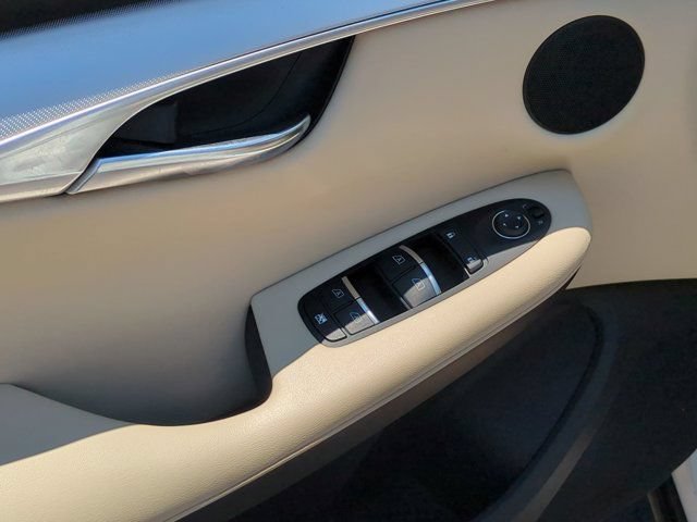 Used 2020 INFINITI QX50 Luxe w/ Navigation Package FWD image 15