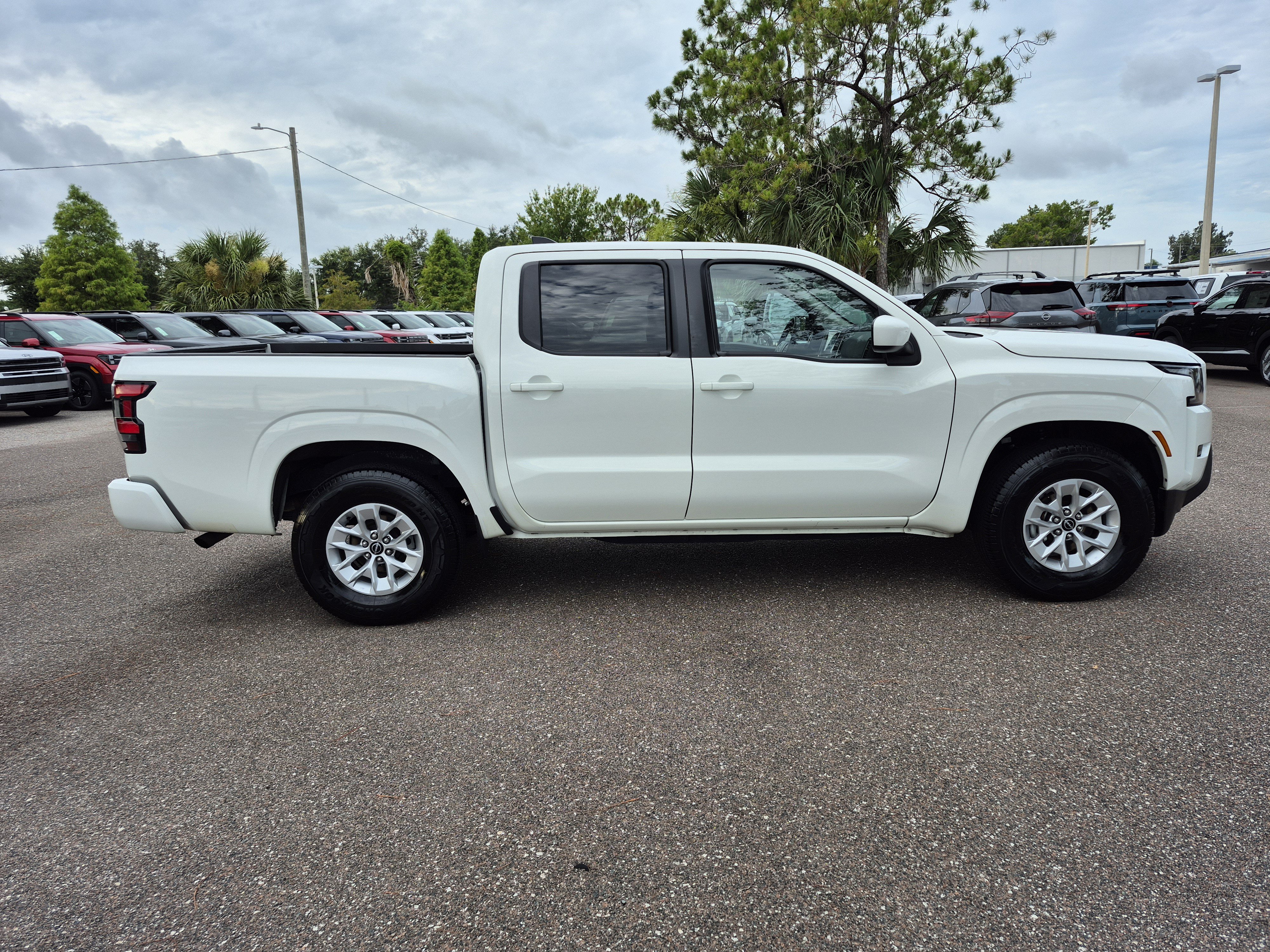 Certified 2024 Nissan Frontier SV RWD image 9