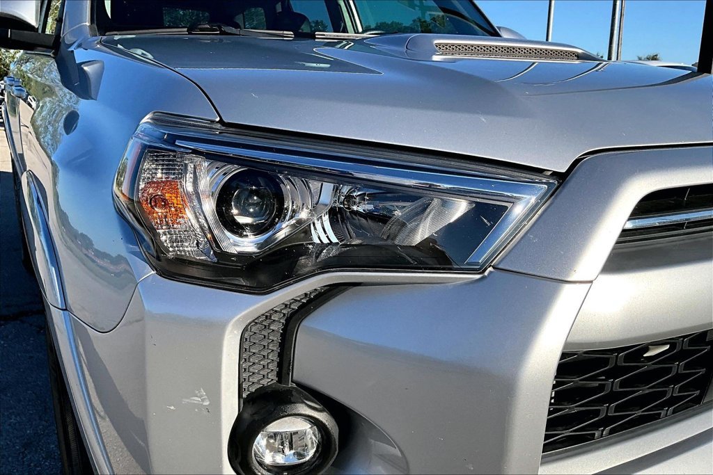 Used 2023 Toyota 4Runner TRD Off-Road Premium w/ Off Road Premium Plus Package AWD/4WD image 39