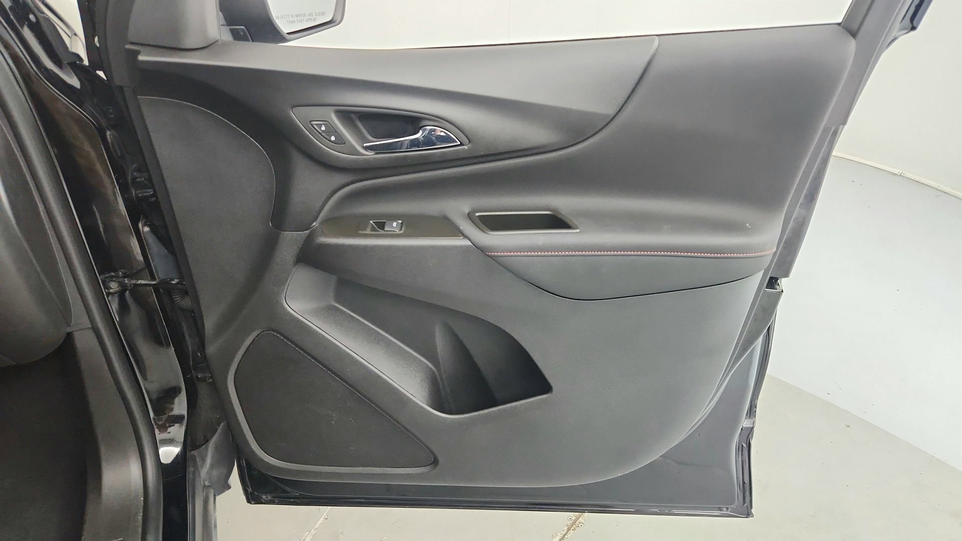 Used 2024 Chevrolet Equinox RS FWD image 28