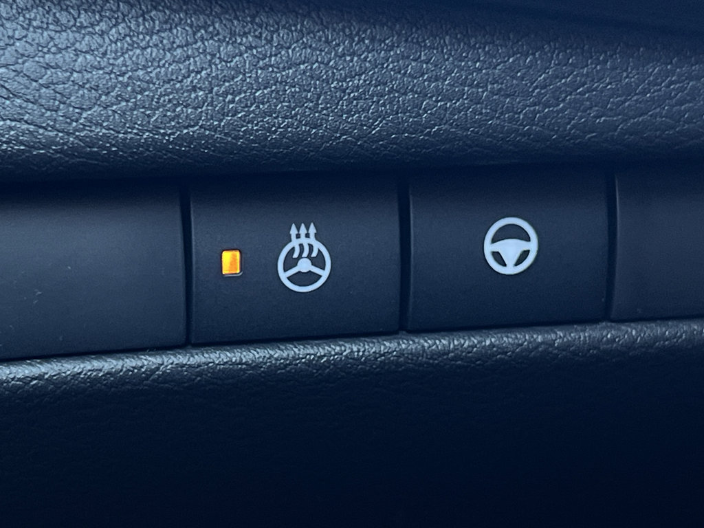 New 2026 Nissan Kicks SR w/ SR Premium Package image 24