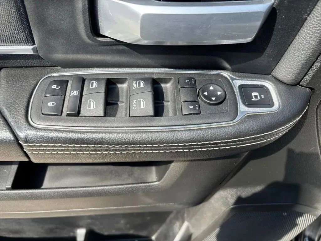 Used 2024 RAM 3500 Big Horn AWD/4WD image 22