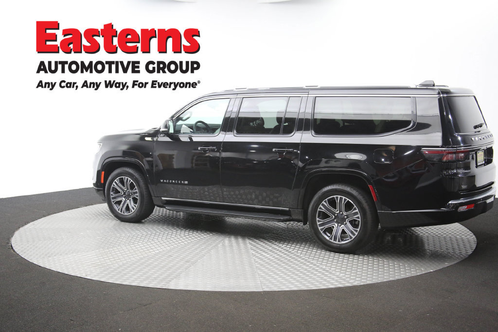Used 2024 Jeep Wagoneer L Series II RWD image 71