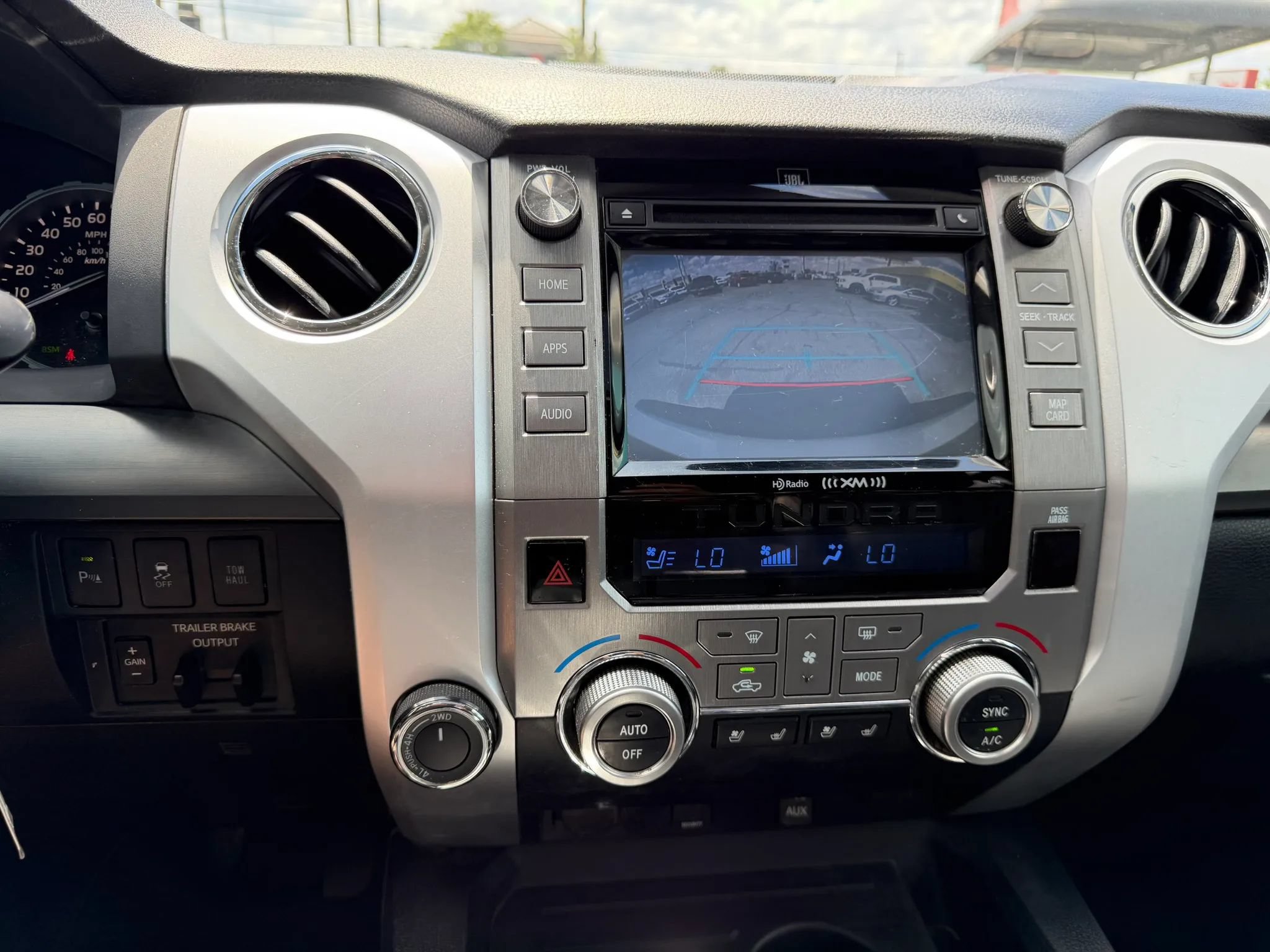 Used 2019 Toyota Tundra Platinum AWD/4WD image 14