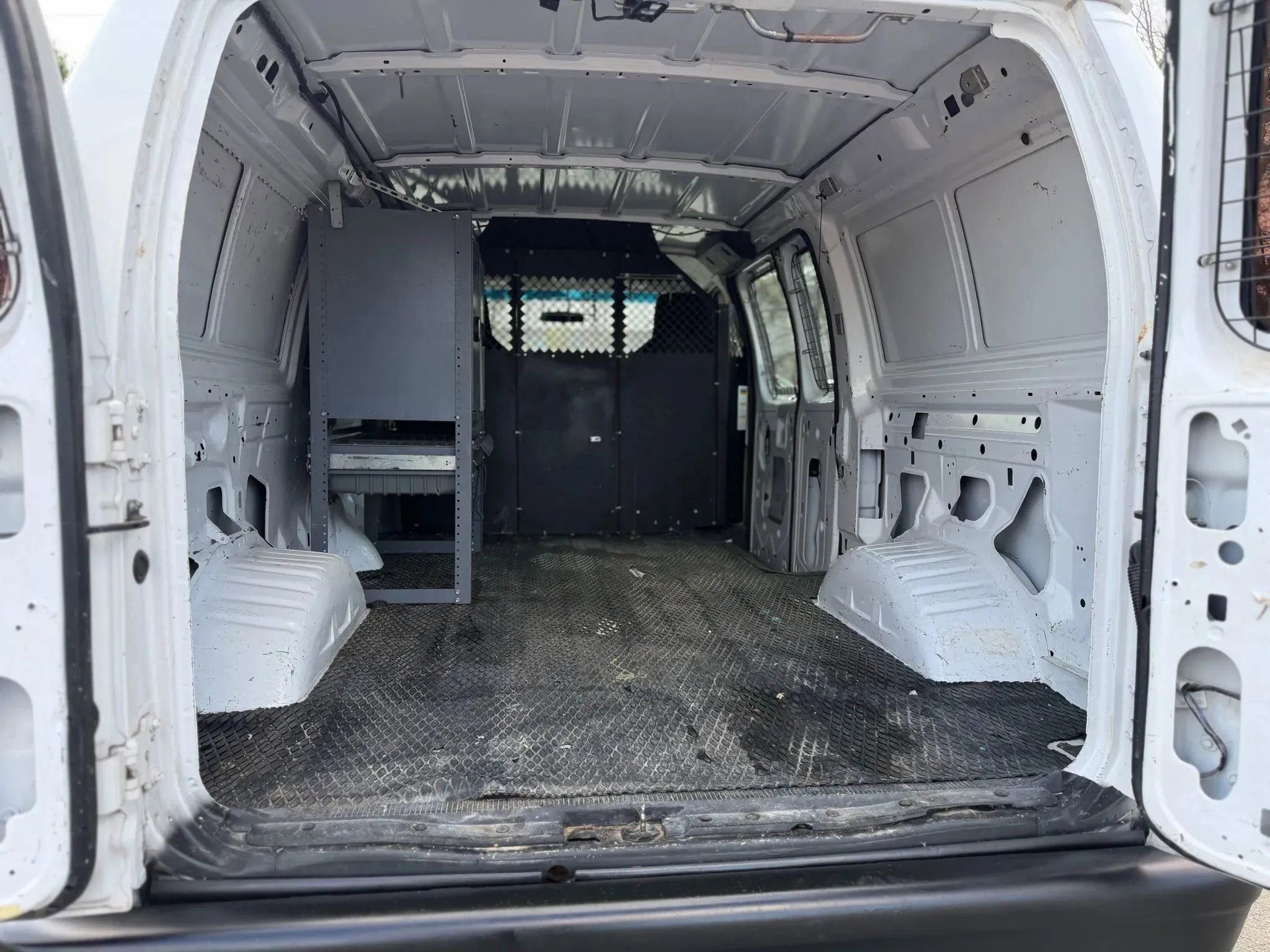 Used 2010 Ford E-250 and Econoline 250 image 26