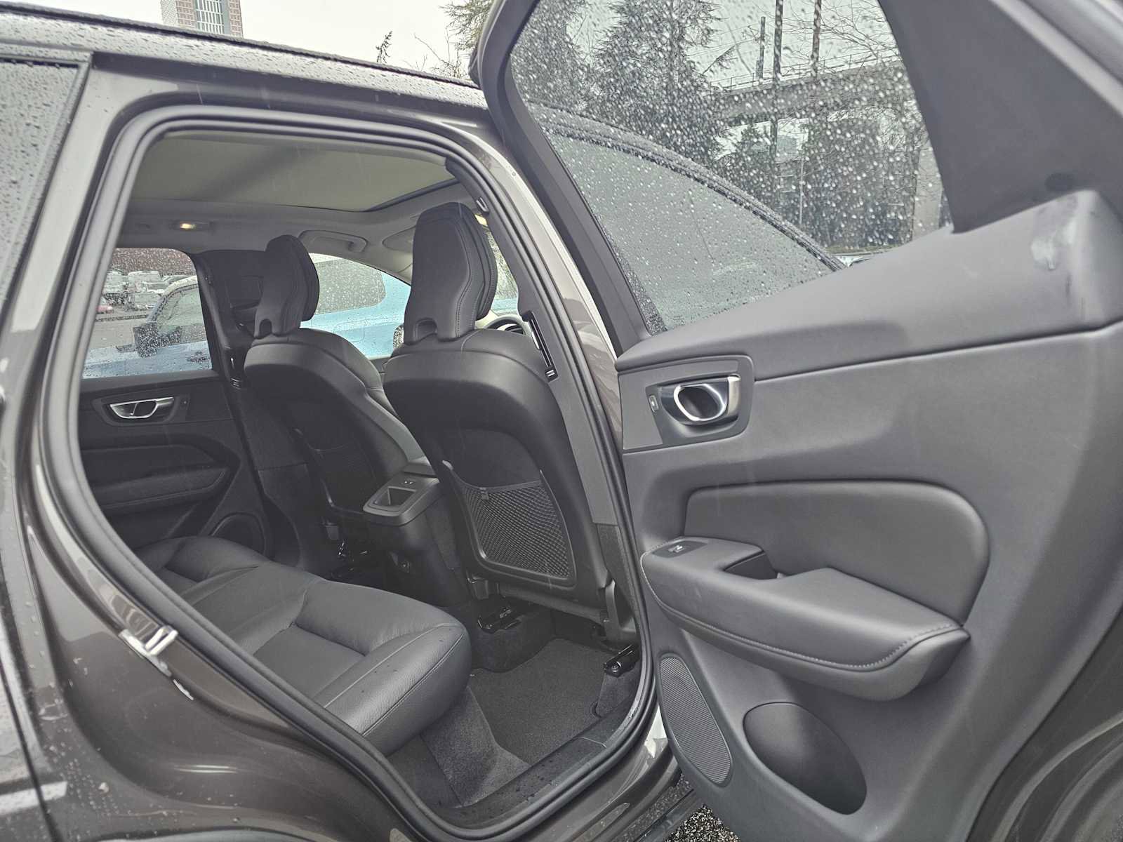 Certified 2025 Volvo XC60 B5 Plus image 12