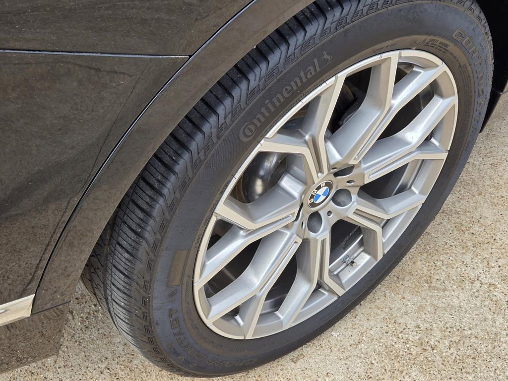 Used 2020 BMW X7 xDrive40i w/ Premium Package AWD/4WD image 9