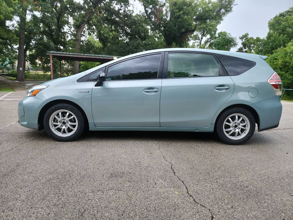 Used 2015 Toyota Prius V Four FWD image 4