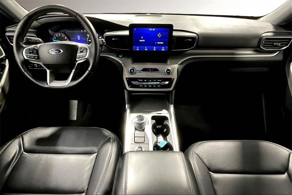 Used 2023 Ford Explorer XLT w/ Equipment Group 202A image 7
