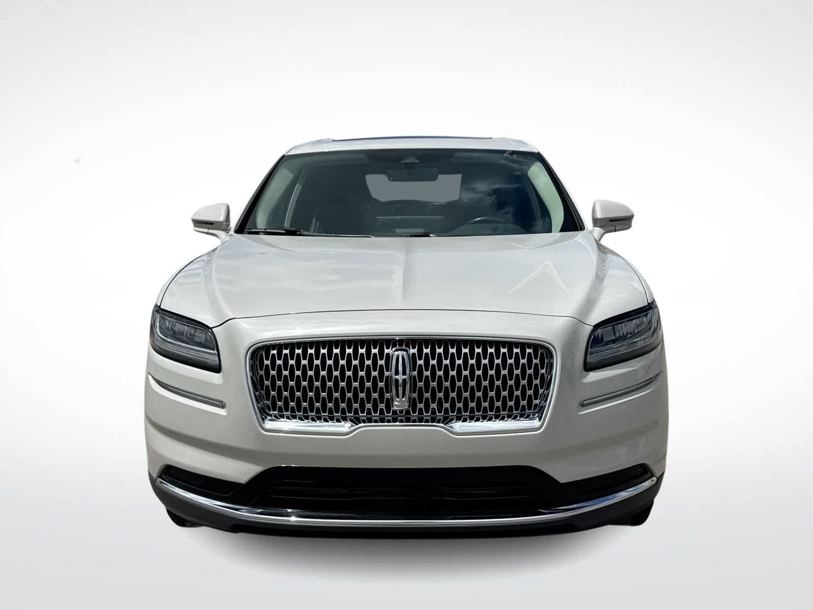 Used 2023 Lincoln Nautilus Reserve AWD/4WD image 3