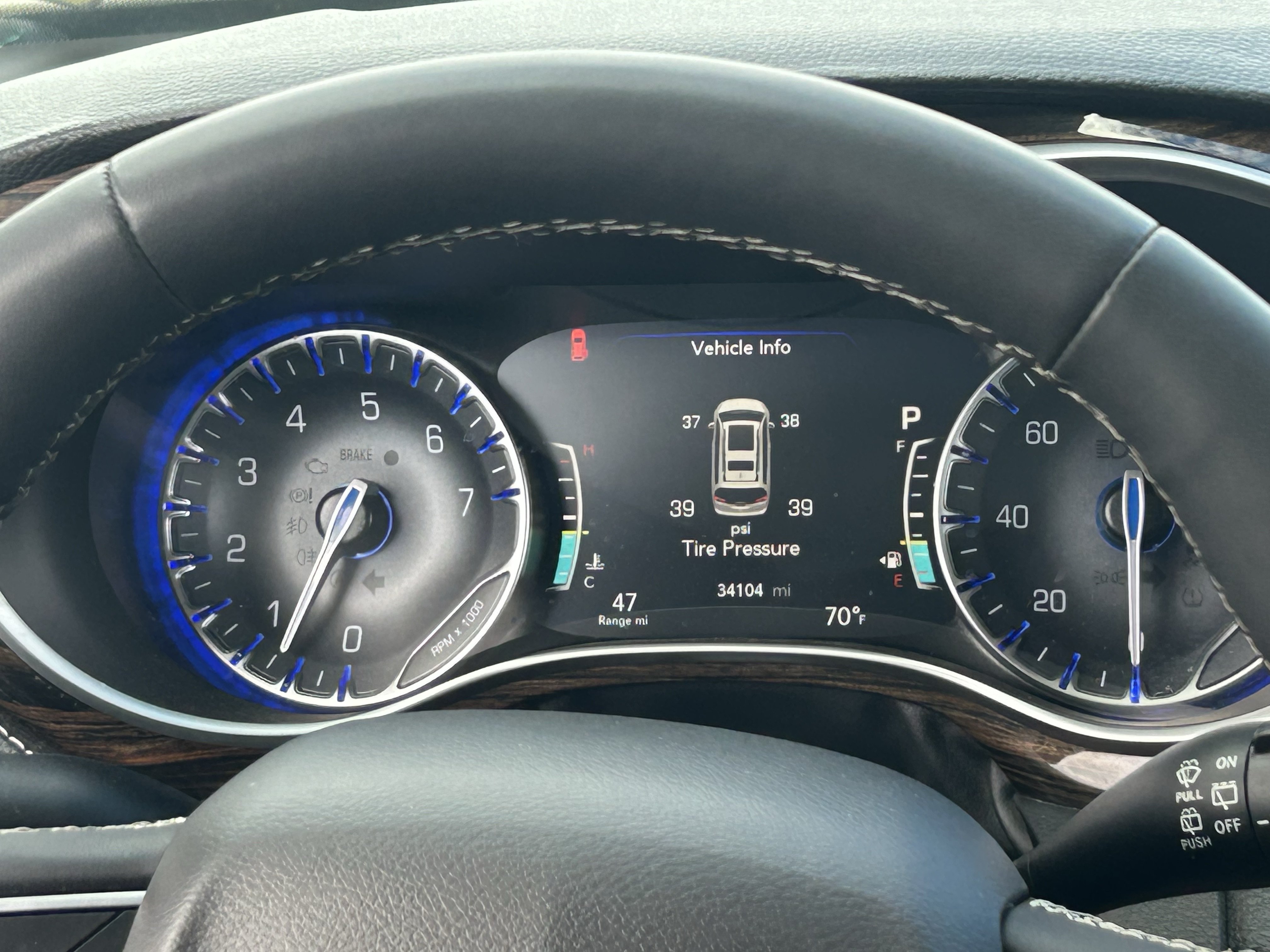 Used 2024 Chrysler Pacifica Limited FWD image 25