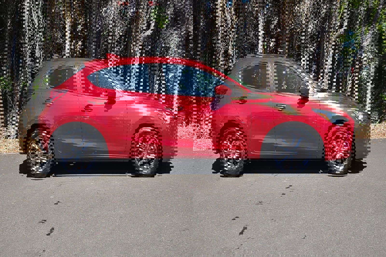 Used 2020 Toyota Yaris LE FWD image 3