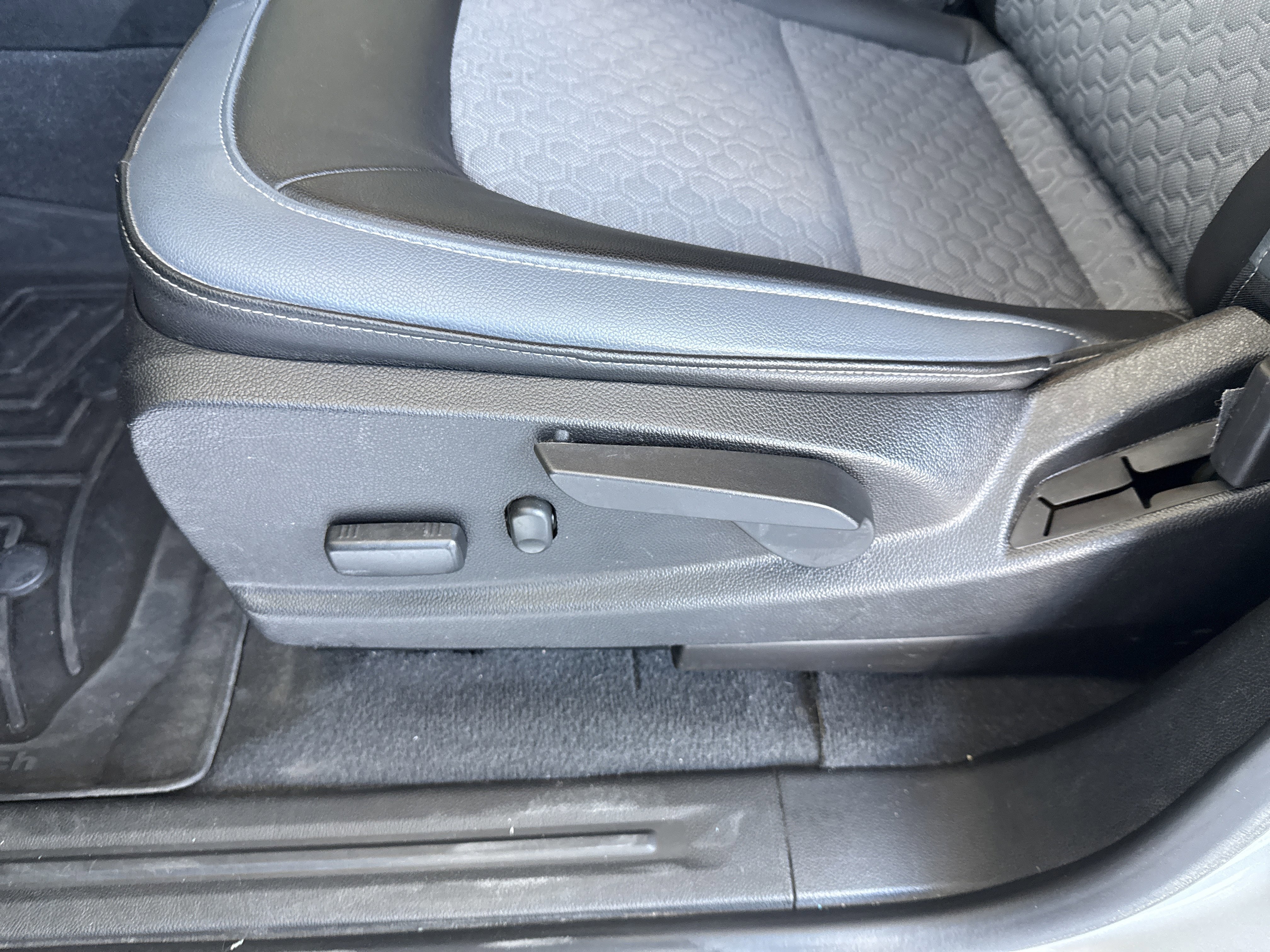 Used 2020 Chevrolet Colorado Z71 image 24