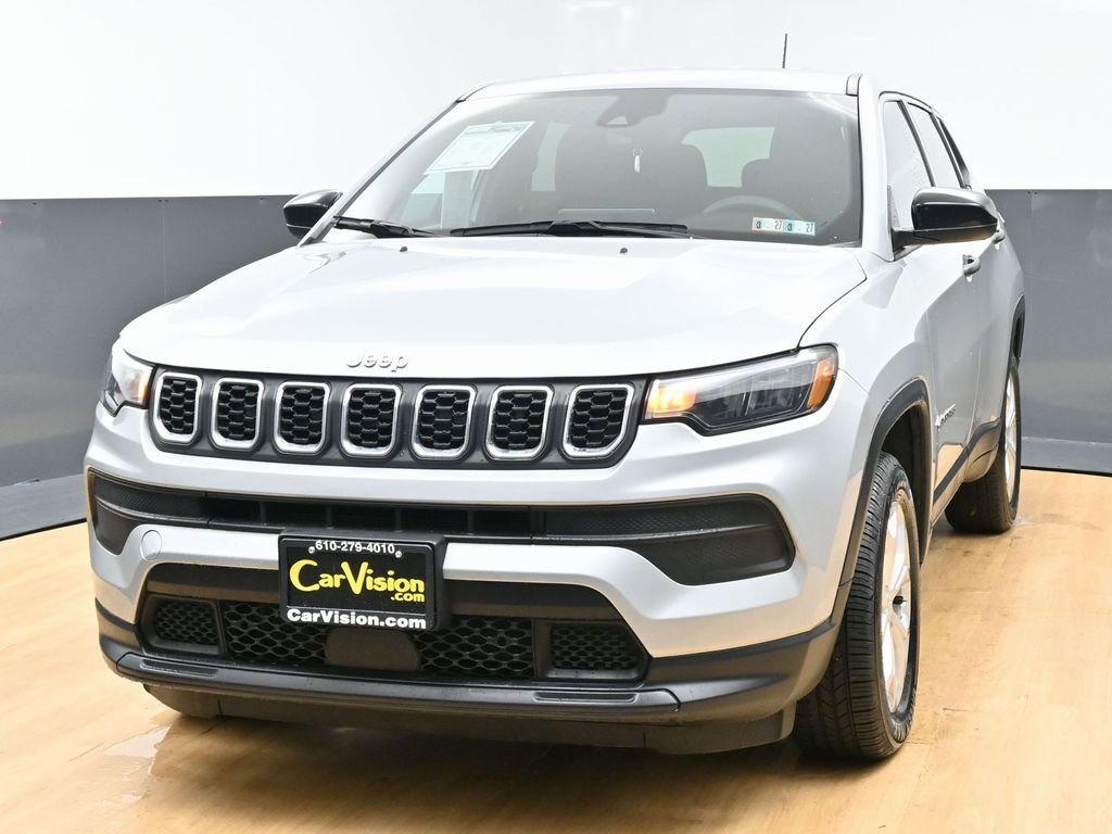 Used 2024 Jeep Compass Sport image 5