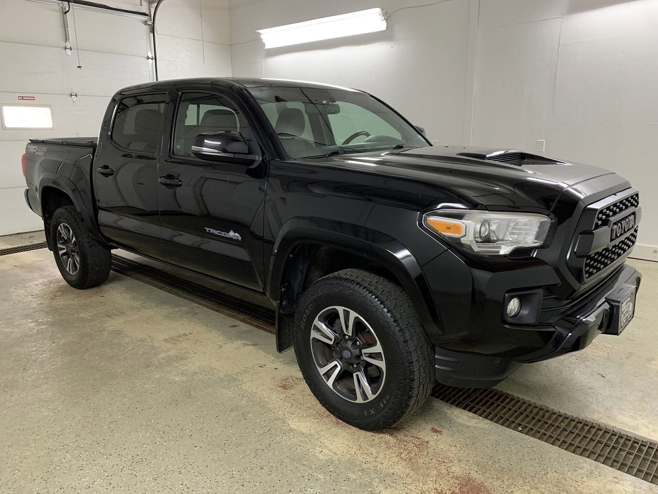 Used 2017 Toyota Tacoma SR5