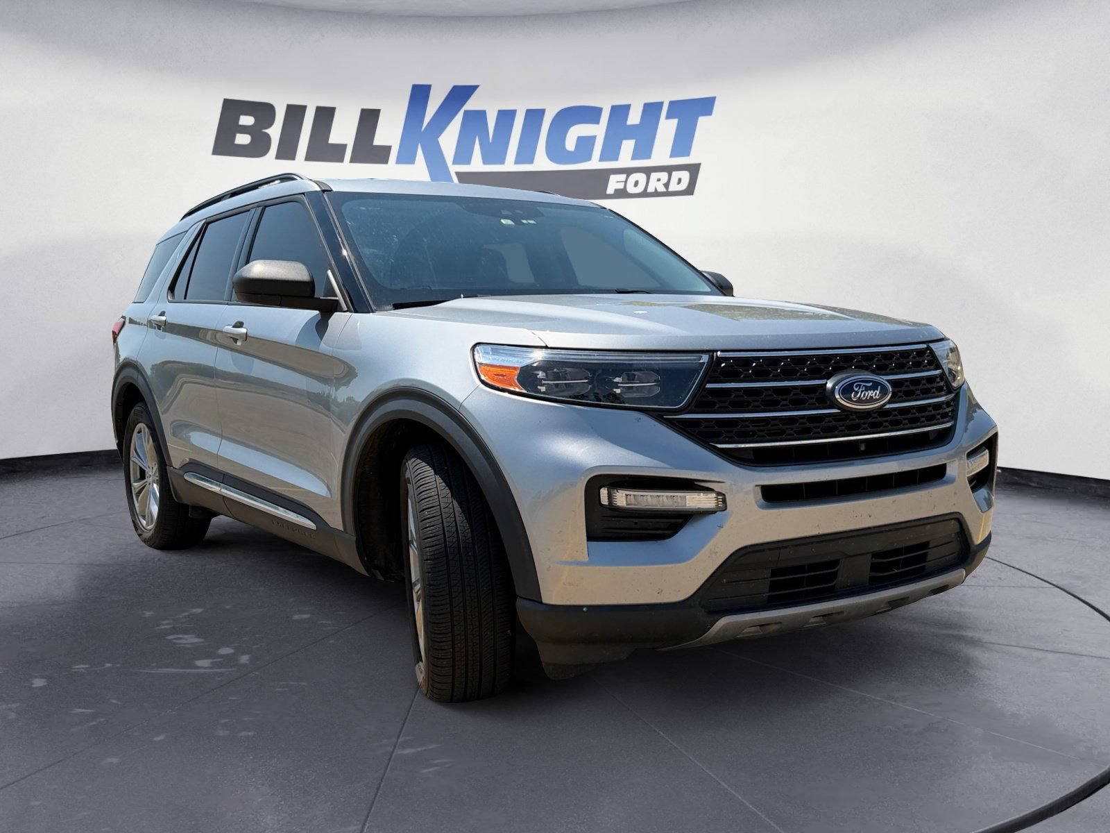 Used 2023 Ford Explorer XLT w/ Equipment Group 202A RWD image 7