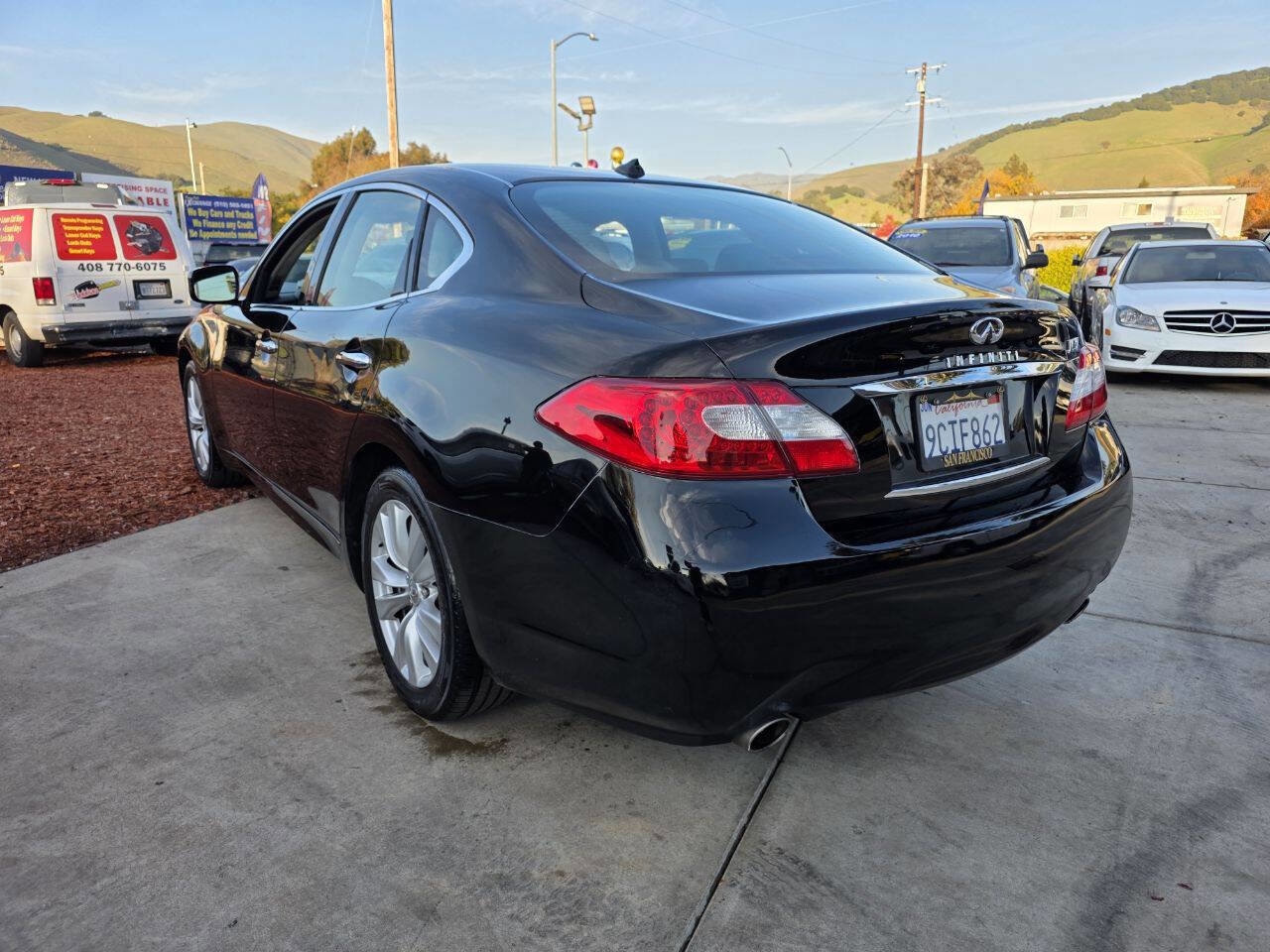 Used 2011 INFINITI M37 w/ Premium Pkg image 7