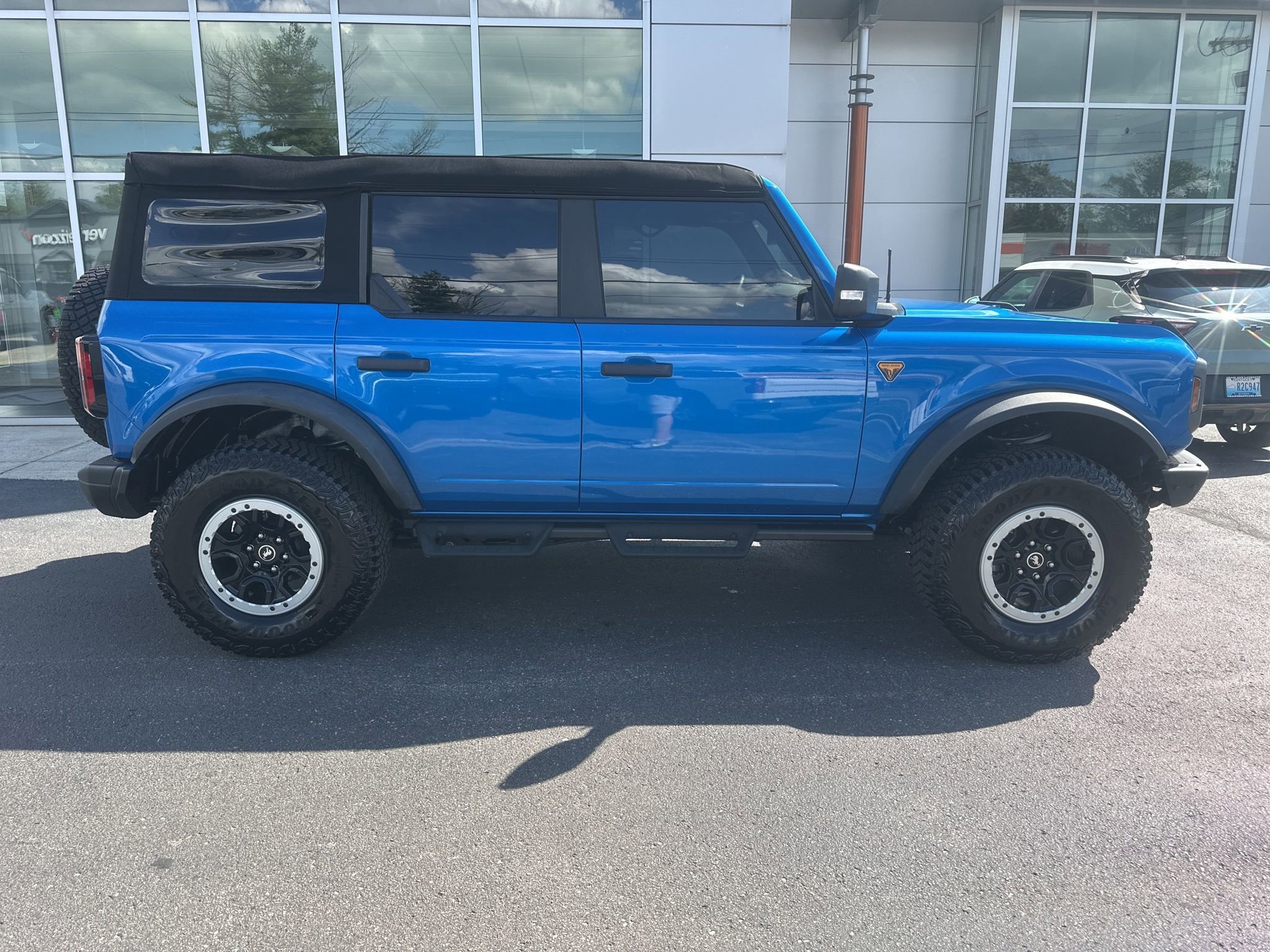 Used 2023 Ford Bronco Badlands AWD/4WD image 4