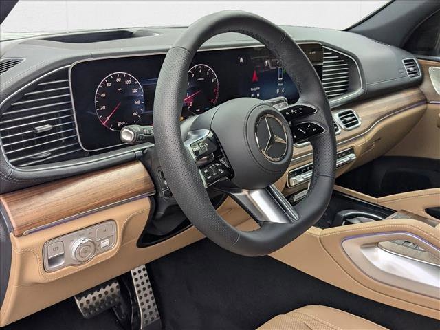 New 2026 Mercedes-Benz GLS 580 4MATIC image 3