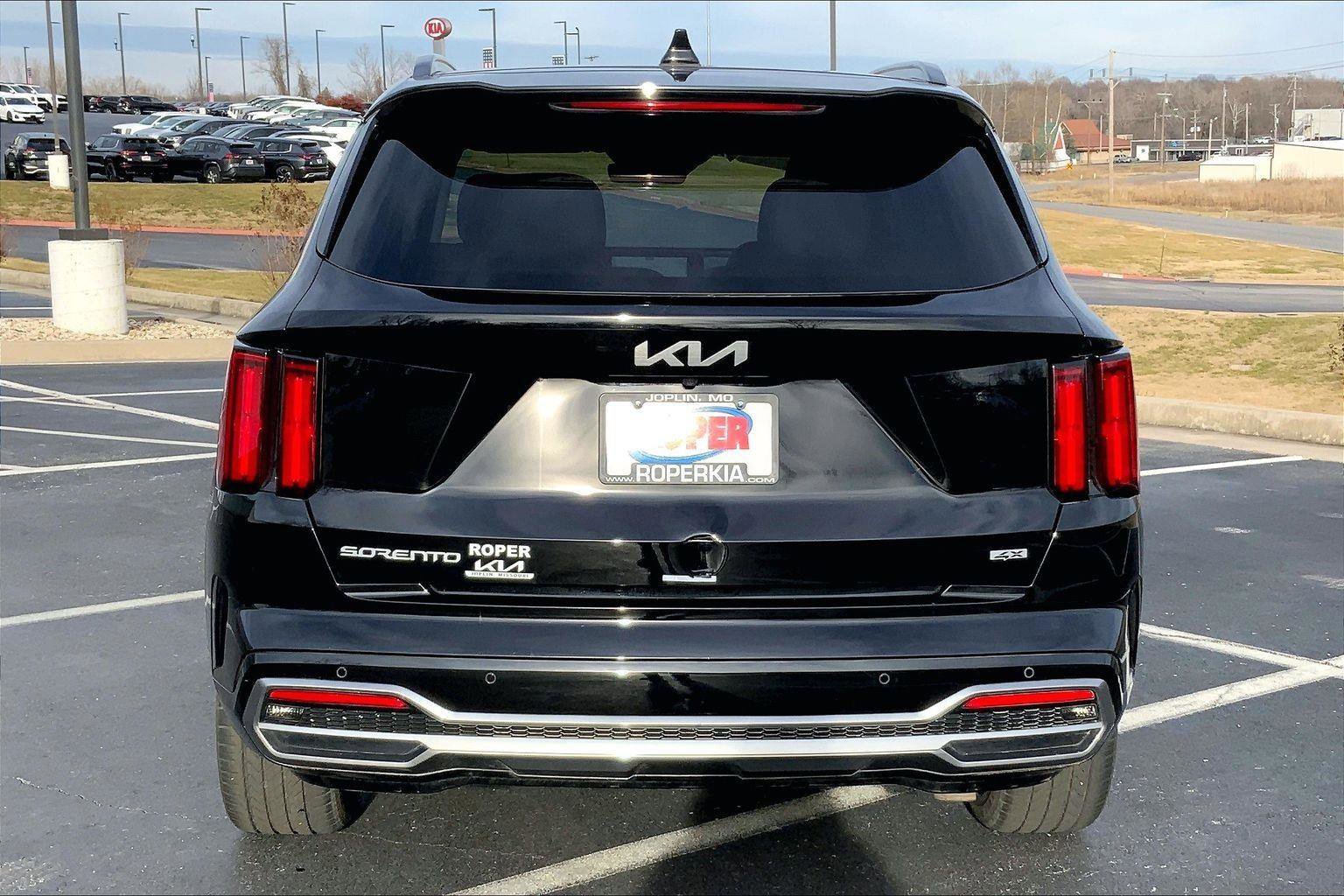 Used 2023 Kia Sorento SX image 4