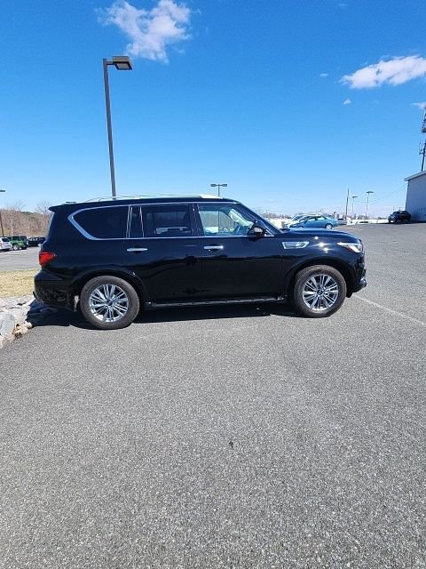 Used 2022 INFINITI QX80 Luxe w/ All-Season Package image 8