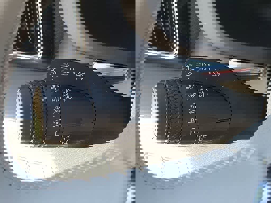 Used 2025 Volvo XC60 T8 Core w/ Protection Package Premier image 25