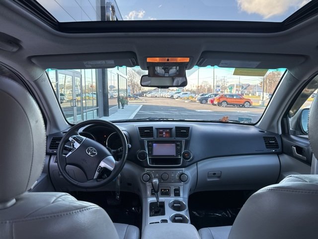 Used 2013 Toyota Highlander SE image 13