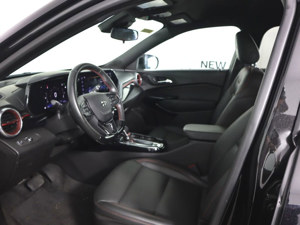 Used 2024 Chevrolet Trax RS image 7
