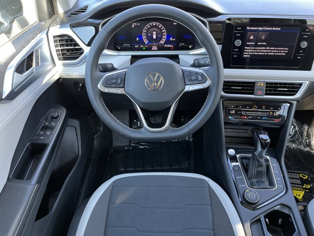 New 2026 Volkswagen Taos SE AWD/4WD image 16