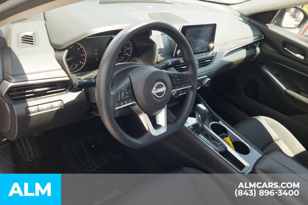 Used 2024 Nissan Altima 2.5 SV FWD image 5
