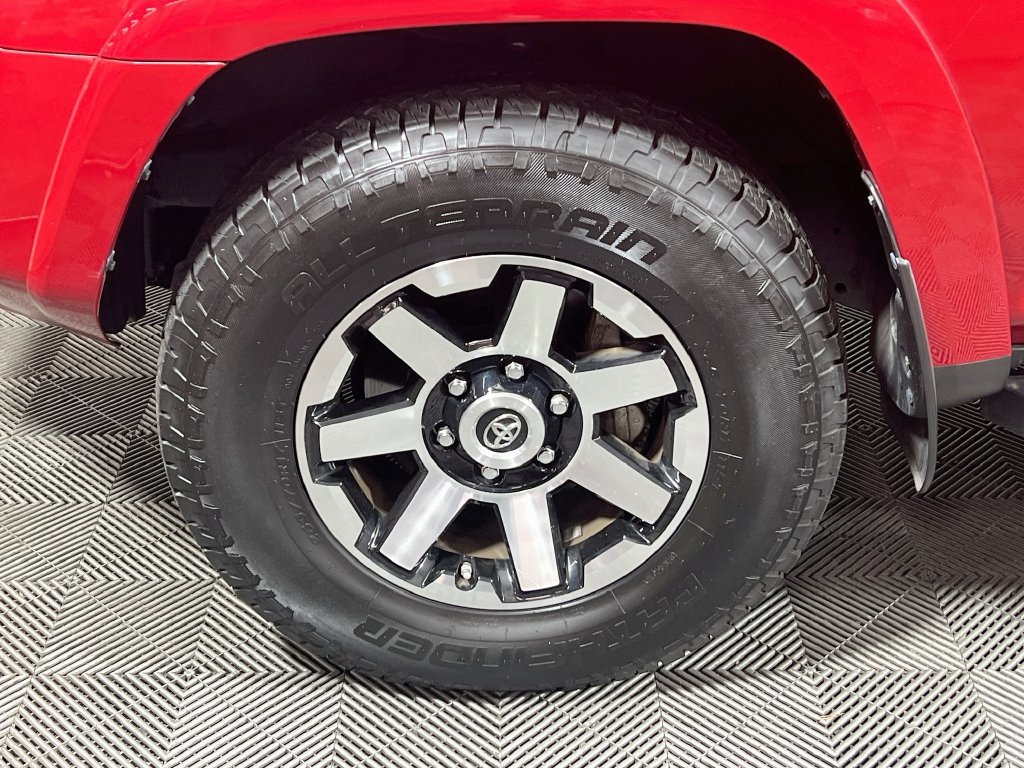 Certified 2020 Toyota 4Runner TRD Off-Road Premium w/ Moonroof Package AWD/4WD image 28