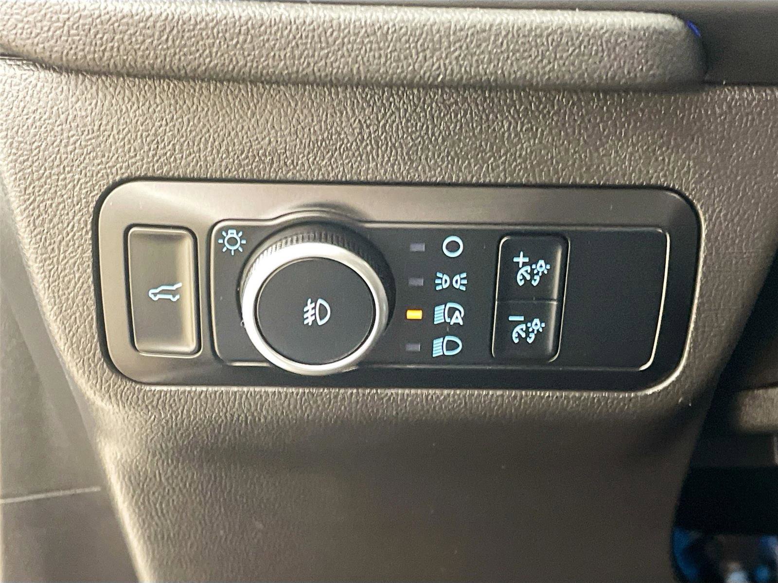 Used 2024 Ford Escape Platinum image 14