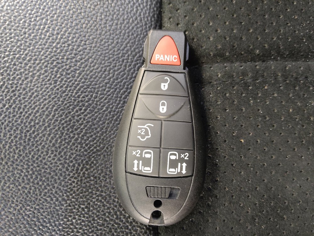 Used 2014 Dodge Grand Caravan SXT FWD image 32