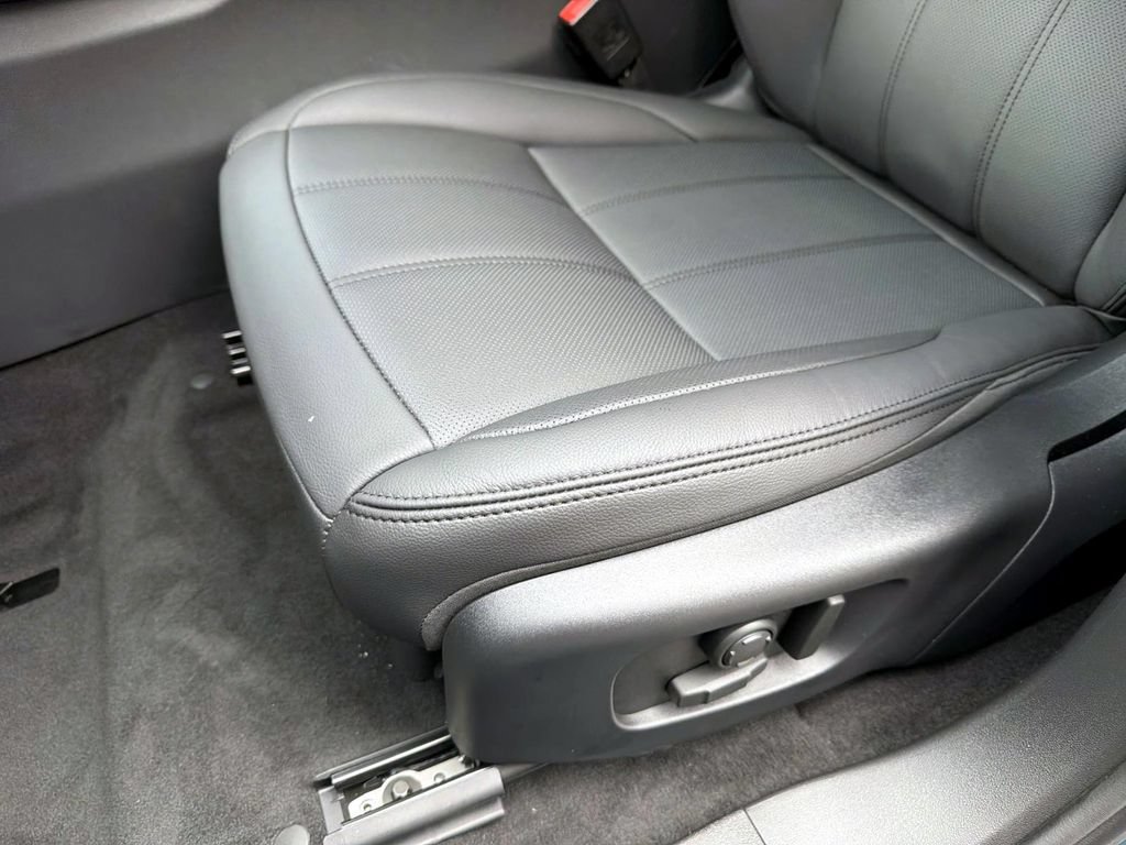 New 2026 Land Rover Range Rover Evoque S AWD/4WD image 17