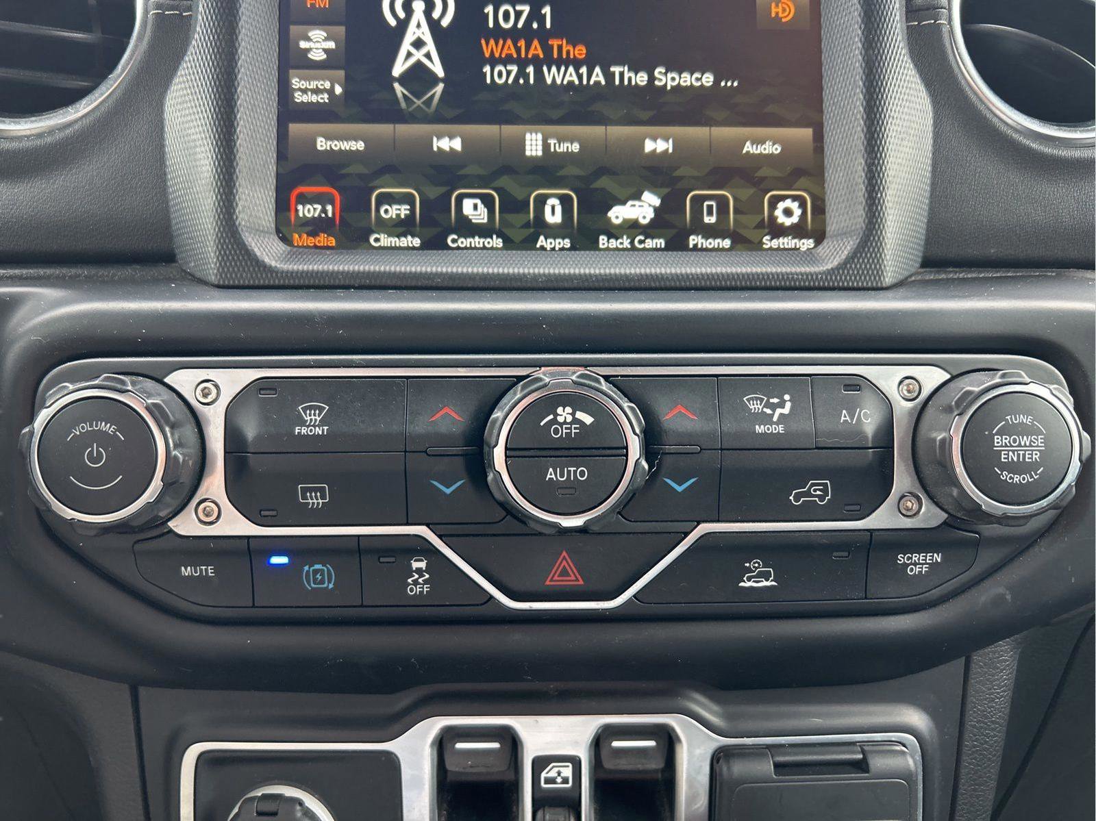 Certified 2021 Jeep Wrangler Unlimited Sahara image 31