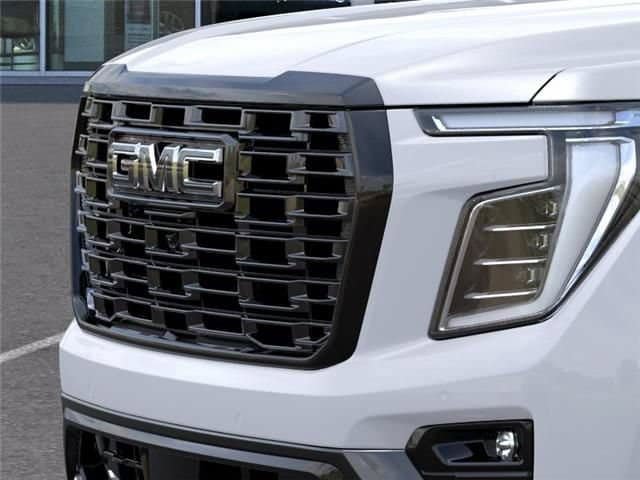 New 2026 GMC Yukon Denali Ultimate w/ LPO, Floor Liner Package AWD/4WD image 13