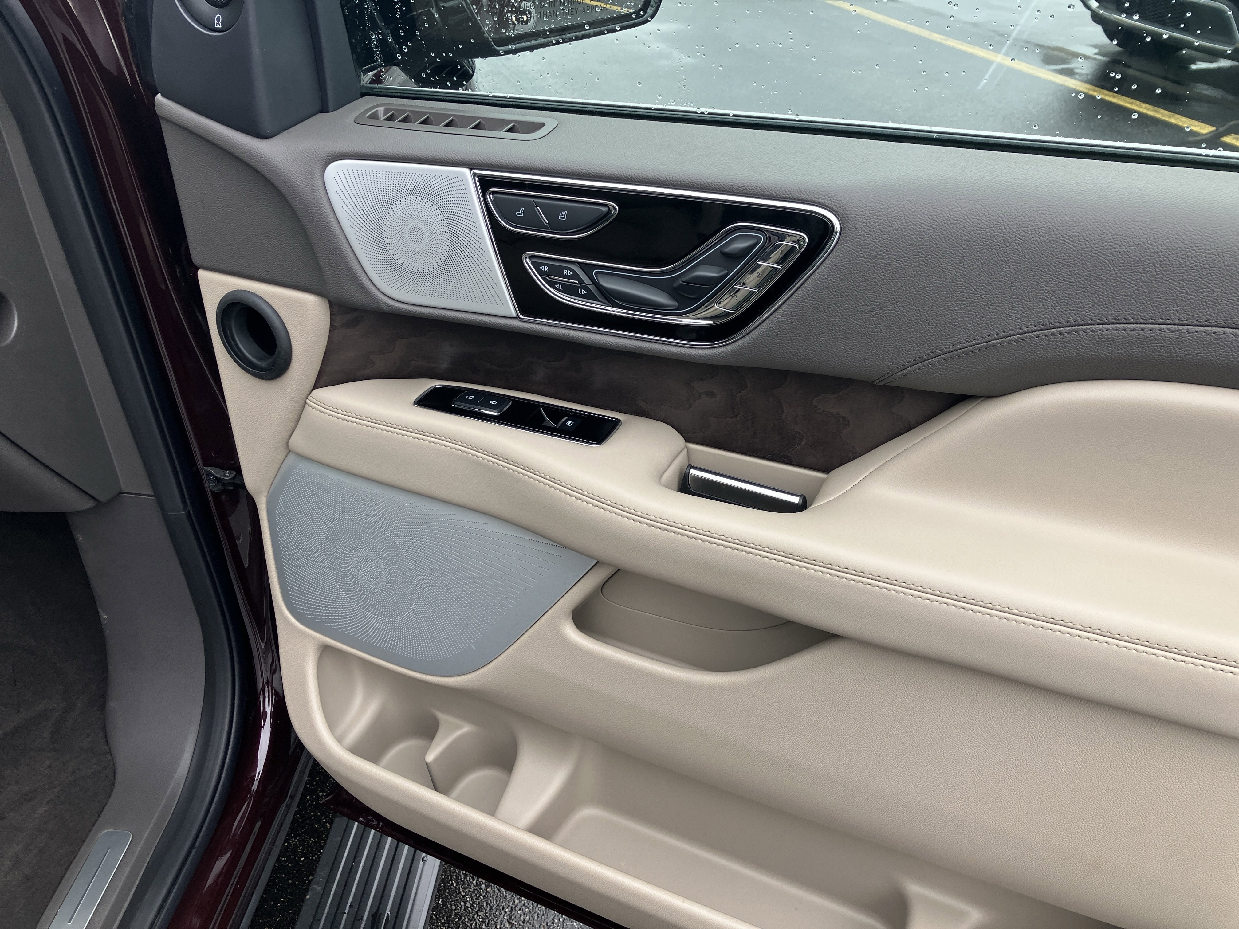 Used 2024 Lincoln Navigator Reserve image 10