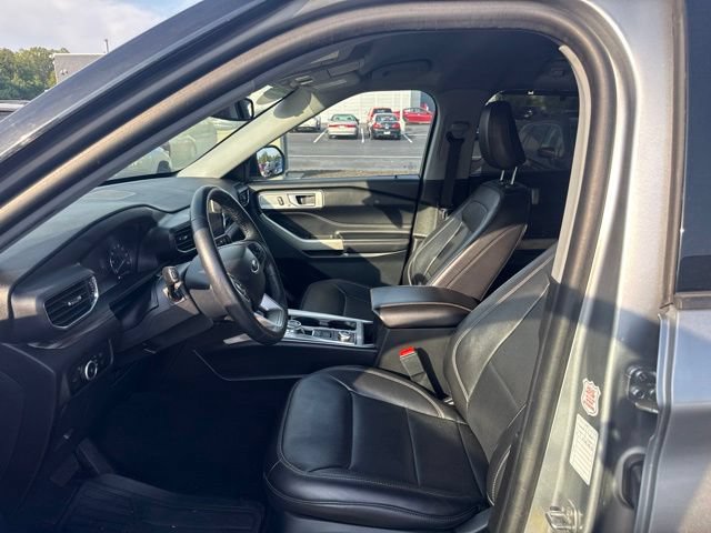 Used 2023 Ford Explorer Limited AWD/4WD image 10