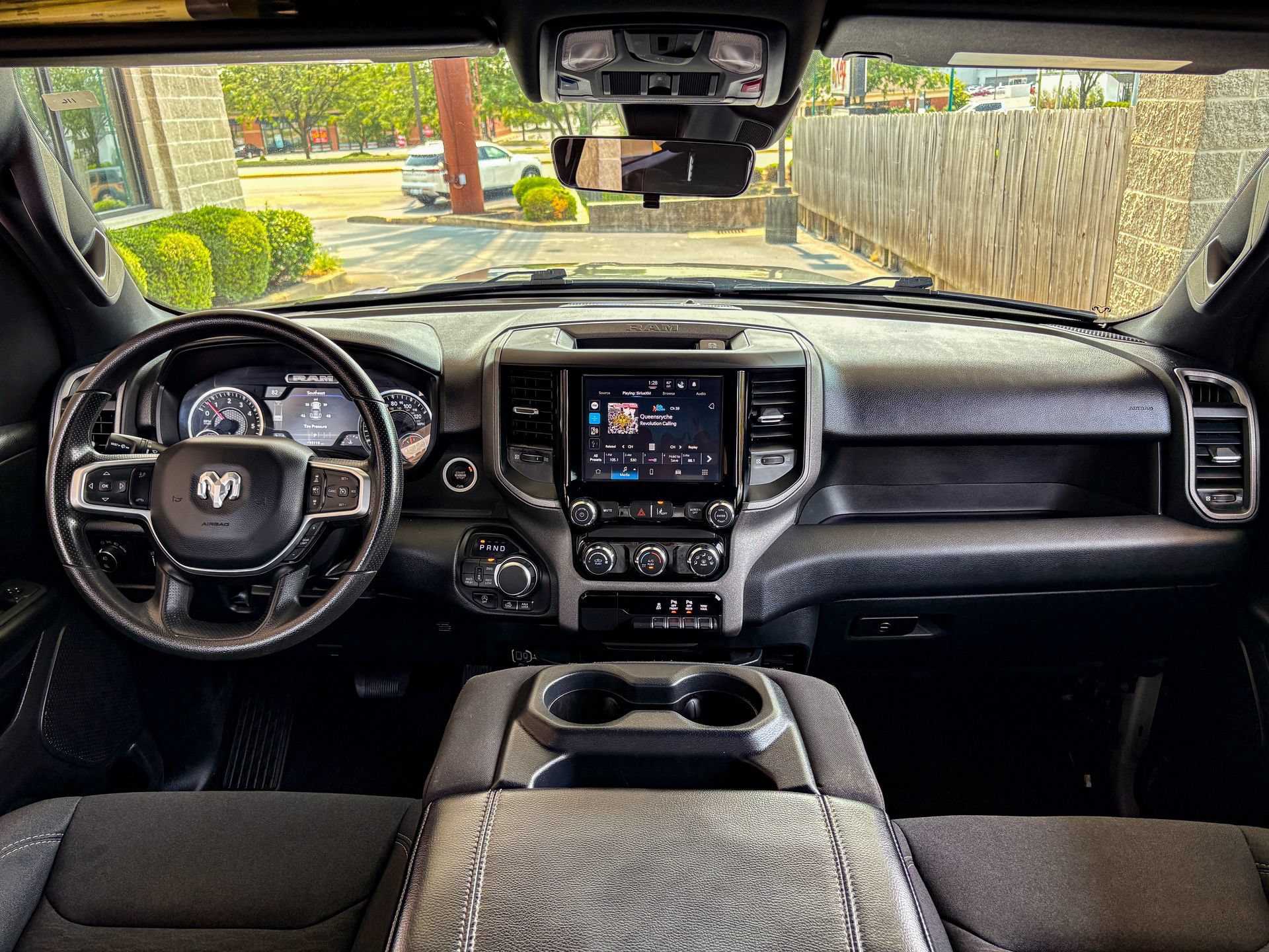 Used 2025 RAM 1500 Warlock AWD/4WD image 32