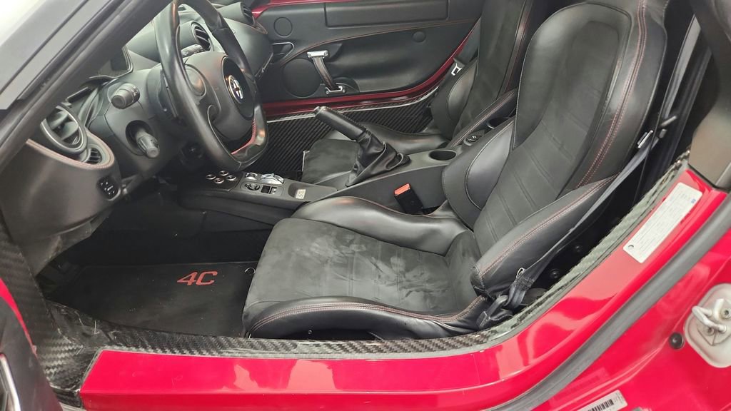 Used 2015 Alfa Romeo 4C Launch Edition w/ Convenience Group RWD image 20
