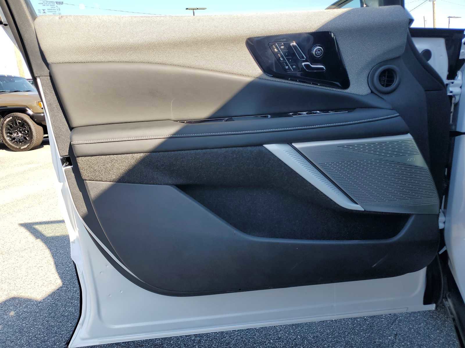 New 2025 Cadillac Optiq Sport 2 w/ LPO, ONYX Package image 17