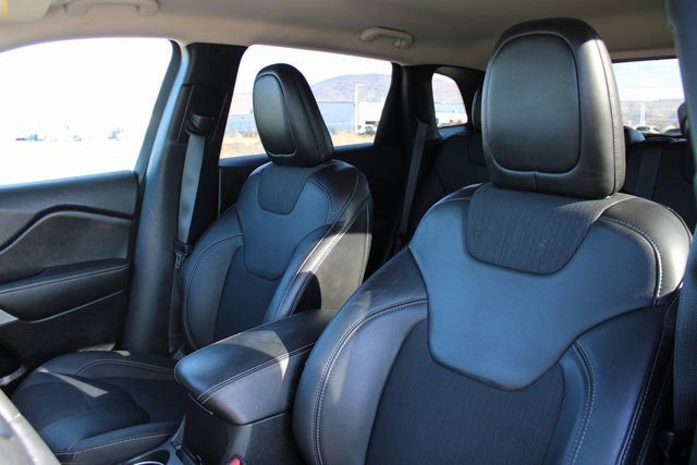 Used 2018 Jeep Cherokee Latitude Plus image 12