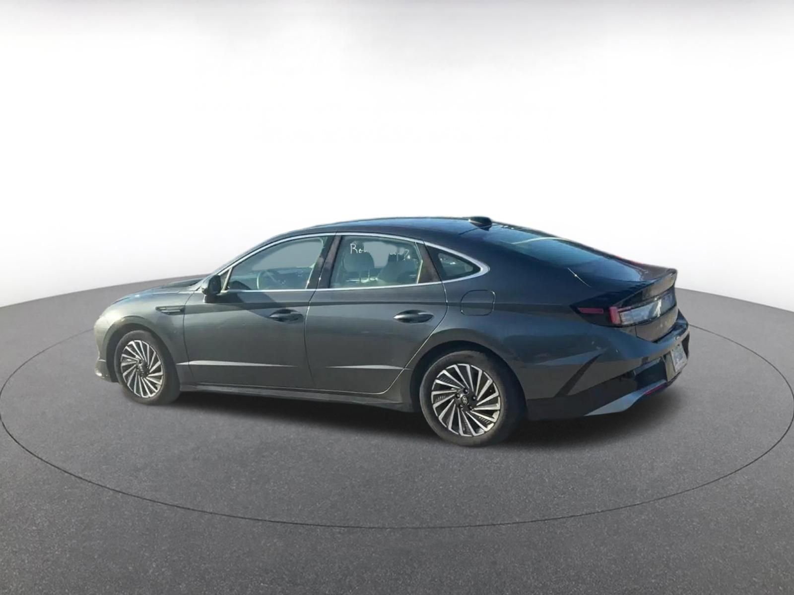 Used 2025 Hyundai Sonata SEL FWD image 10