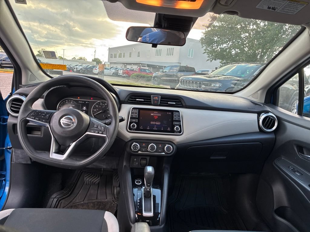Used 2020 Nissan Versa SV FWD image 18