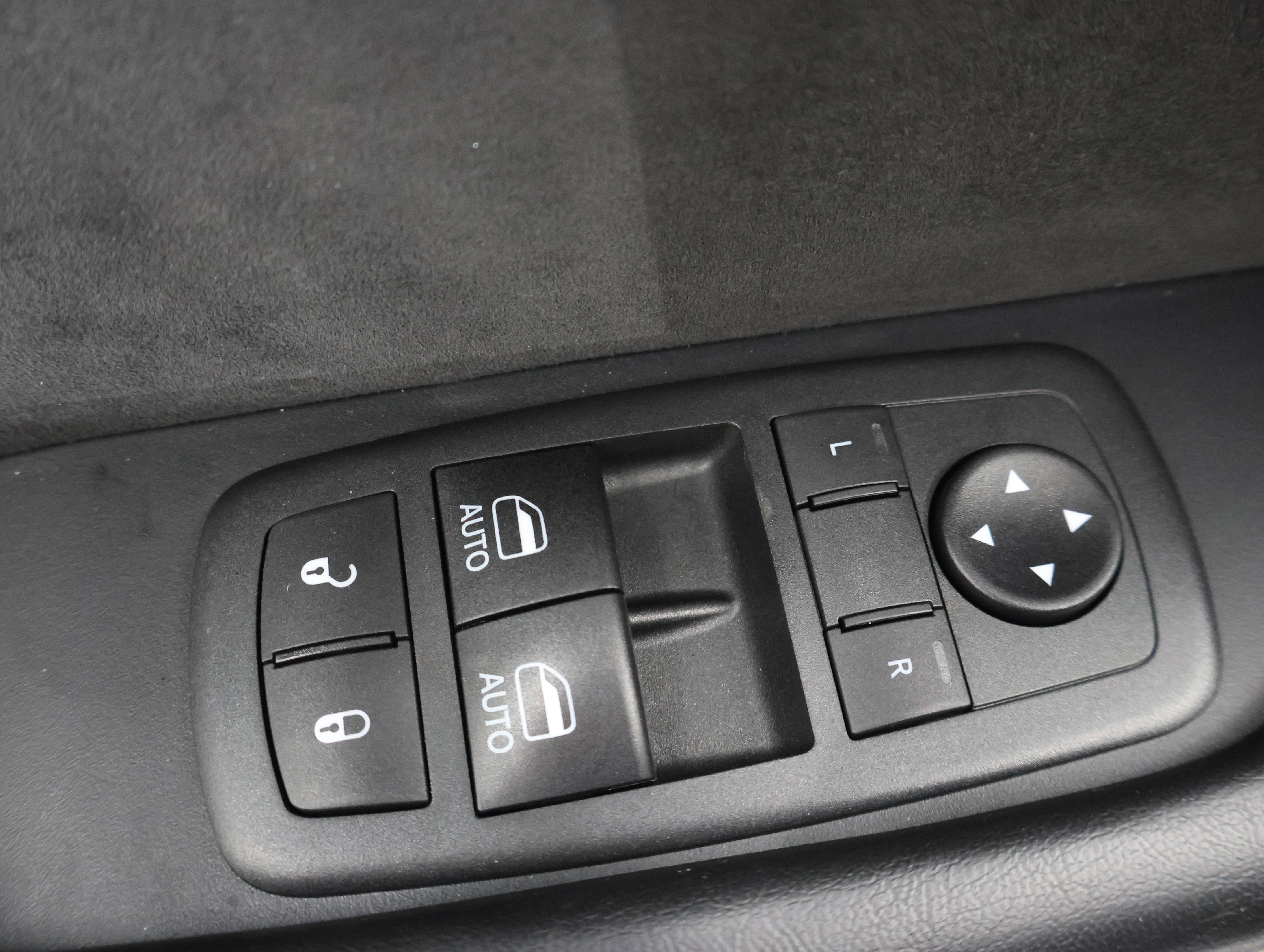 Used 2020 Dodge Challenger SRT Hellcat image 39