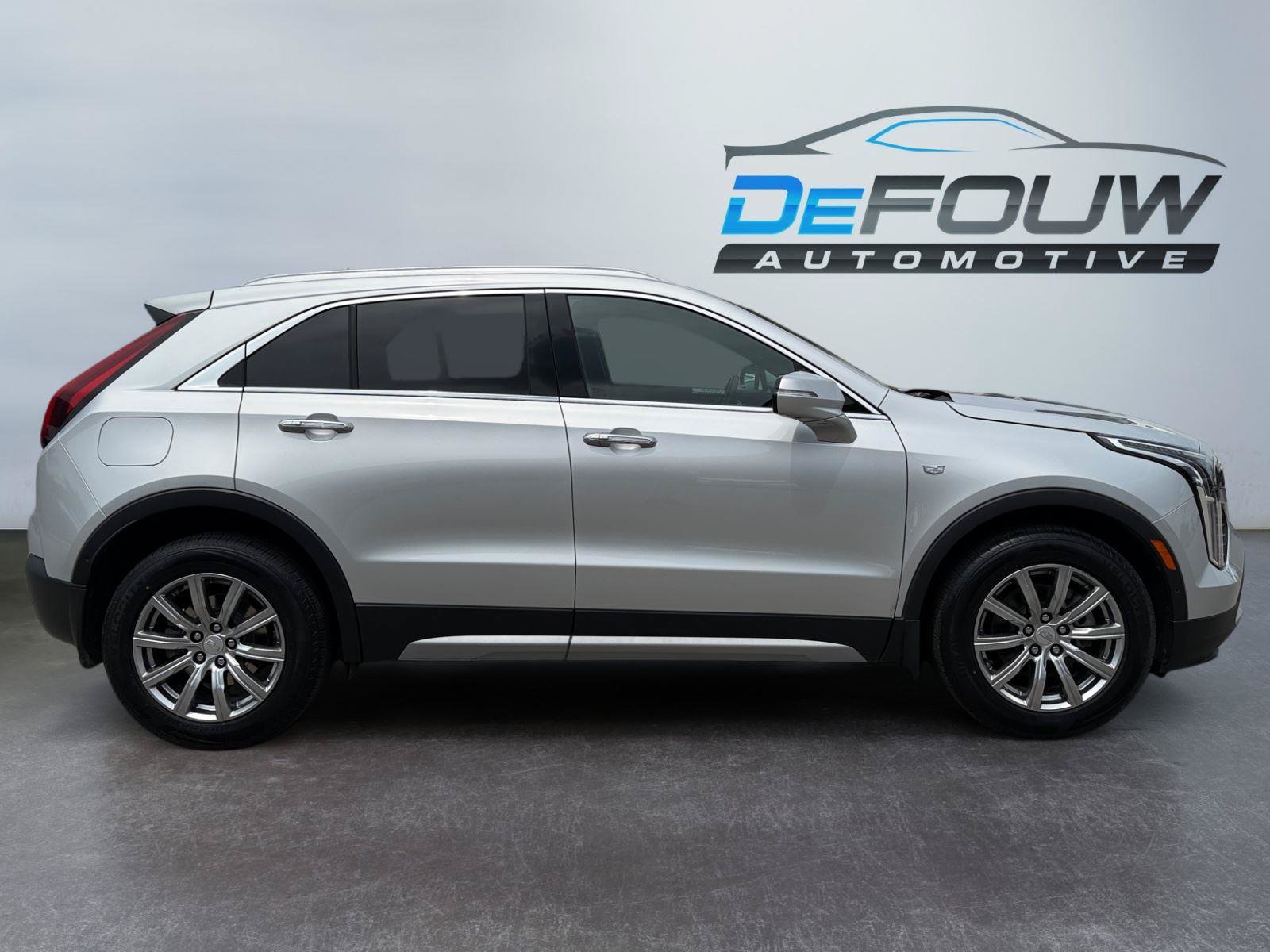 Used 2022 Cadillac XT4 Premium Luxury w/ Enhanced Visibility Package AWD/4WD image 2