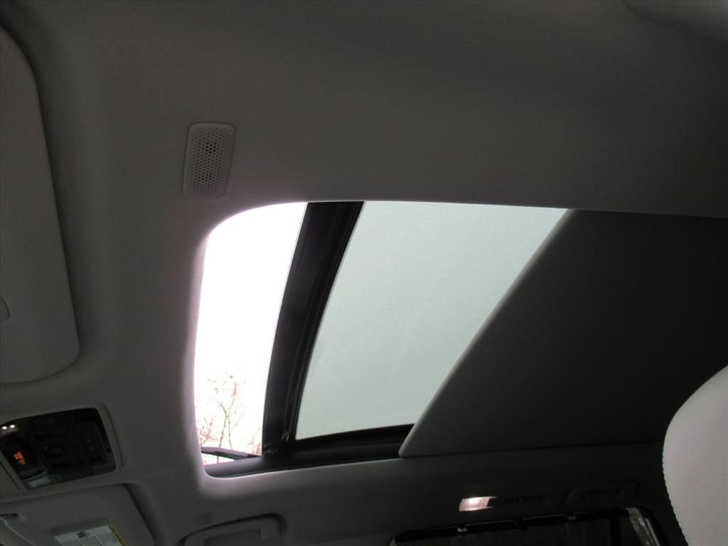 Used 2025 Toyota Grand Highlander Limited image 19