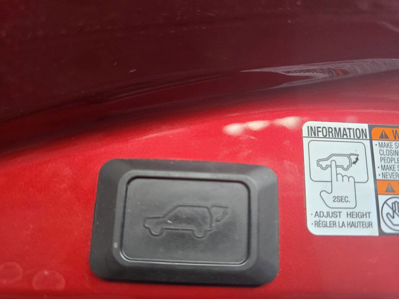 Used 2015 Toyota RAV4 Limited image 17