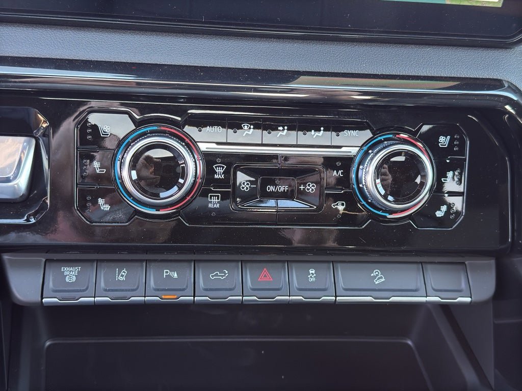New 2026 GMC Sierra 2500 AT4 w/ AT4 Premium Plus Package image 18
