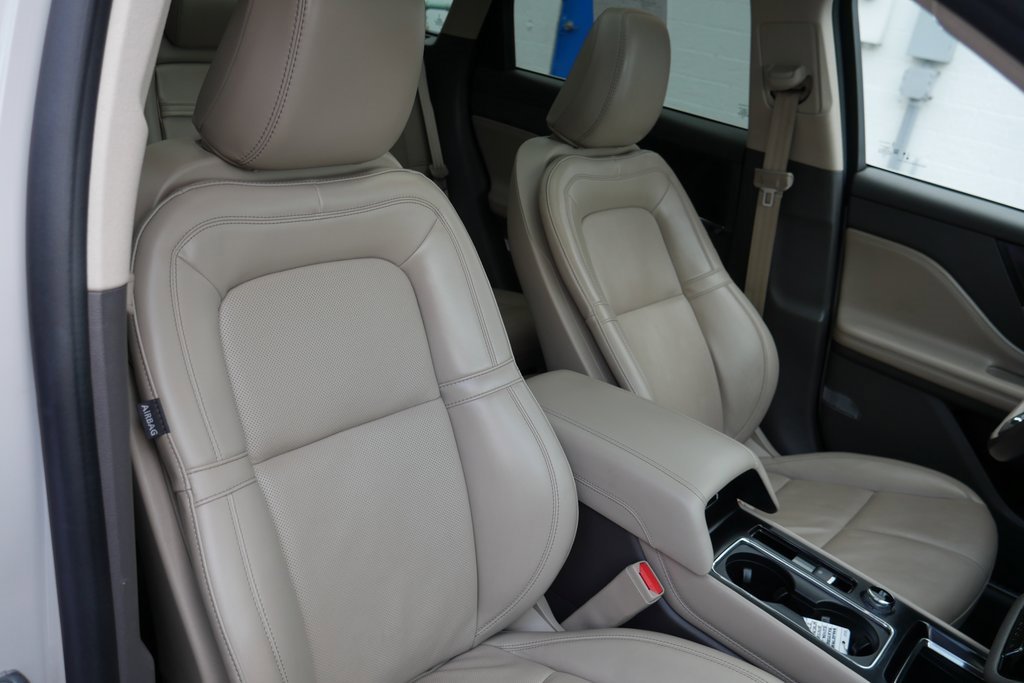 Used 2022 Lincoln Corsair Reserve w/ Equipment Group 201A image 22